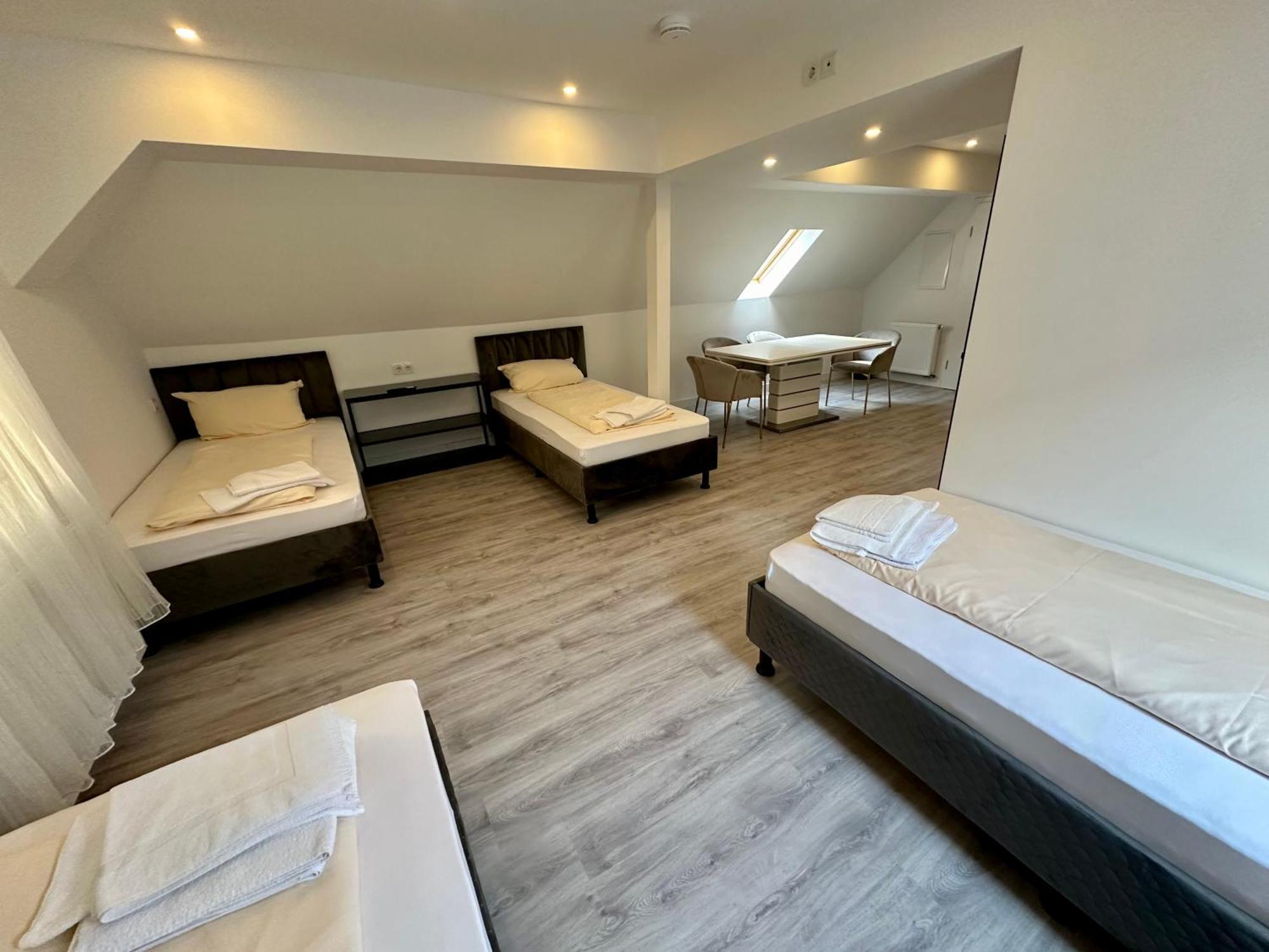 Durmaz Hotel Hanover Exterior photo