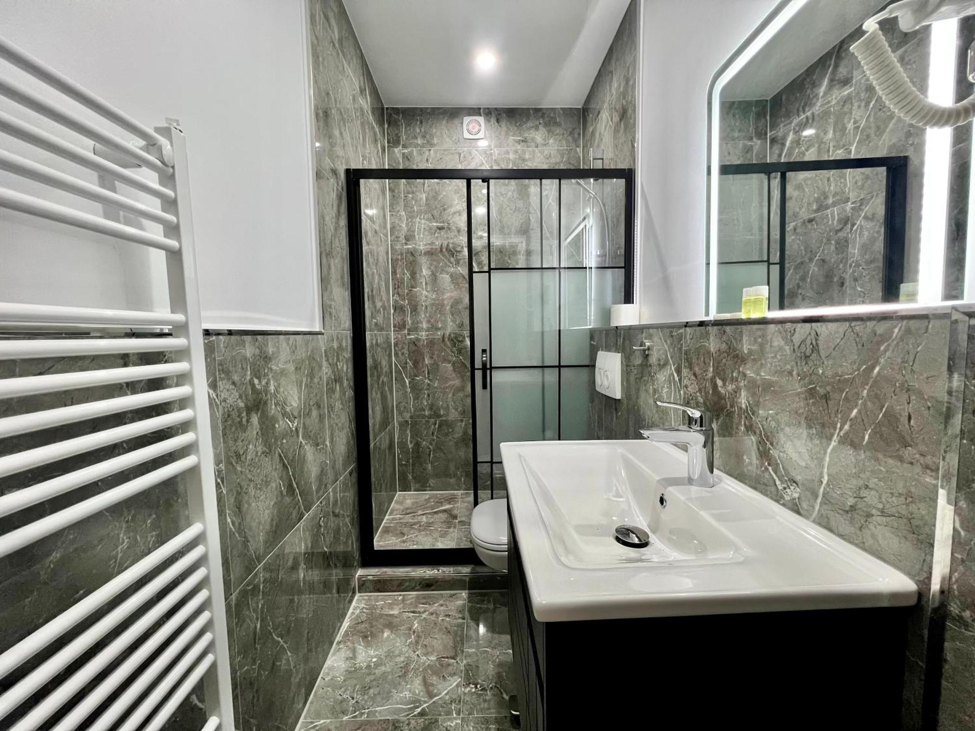 Durmaz Hotel Hanover Exterior photo