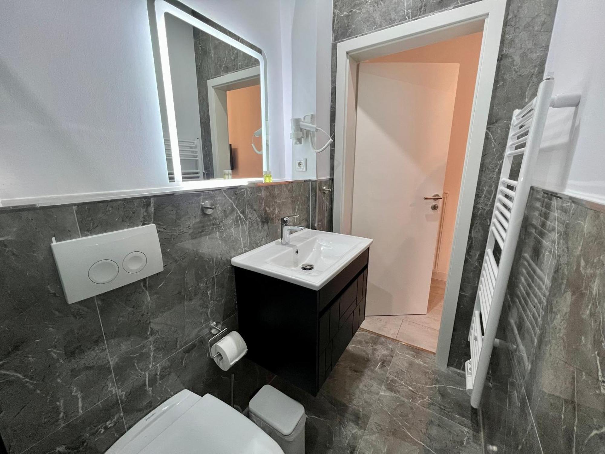 Durmaz Hotel Hanover Exterior photo